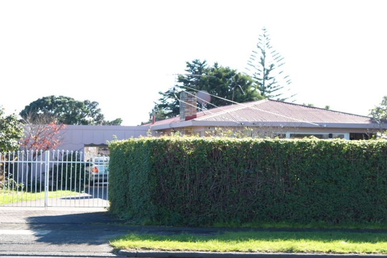 Photo of property in 417 Massey Road, Mangere East, Auckland, 2024