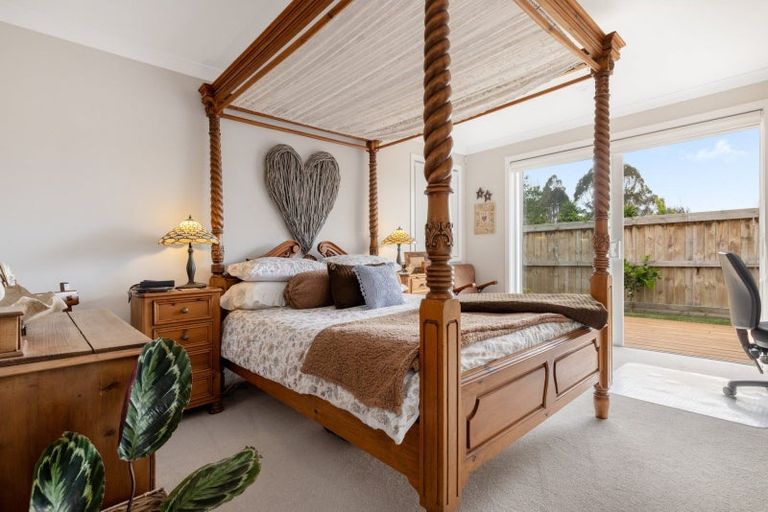 Photo of property in 37 Mahana Way, Pyes Pa, Tauranga, 3112