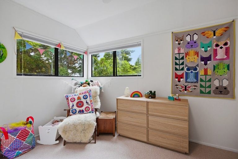 Photo of property in 189 Shaw Road, Oratia, Auckland, 0604