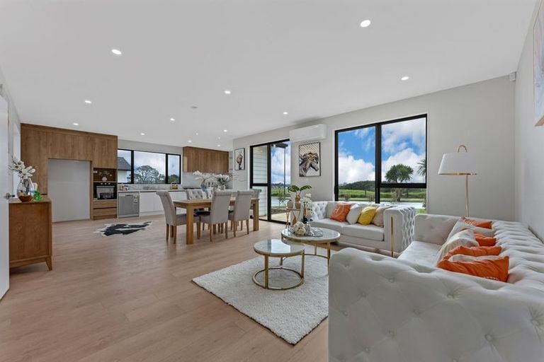 Photo of property in 14a Mclarin Road, Glenbrook, 2681