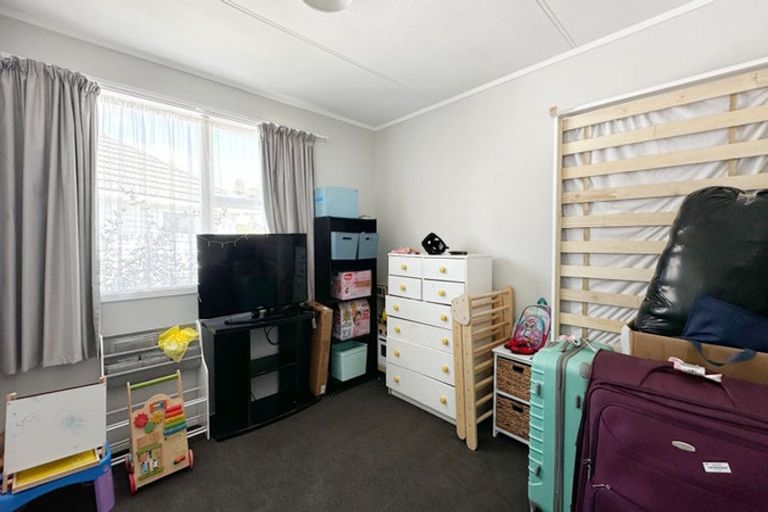 Photo of property in 18 Lingfield Street, Glenfield, Auckland, 0629
