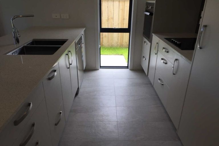 Photo of property in 24 Richardson Road, Omokoroa, 3114