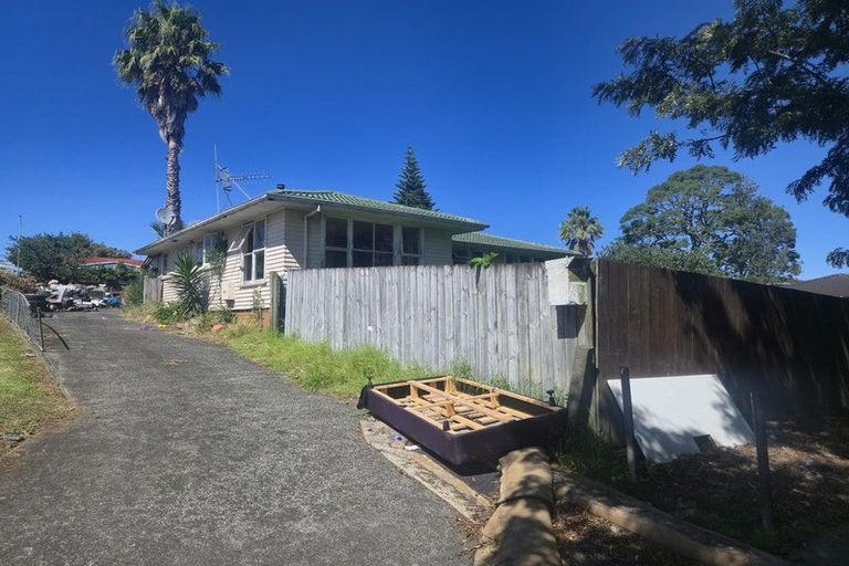 Photo of property in 56 Kemble Close, Mangere, Auckland, 2022