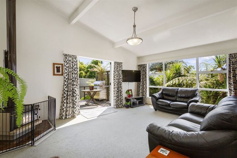 Photo of property in 14 Voltaire Street, Karori, Wellington, 6012