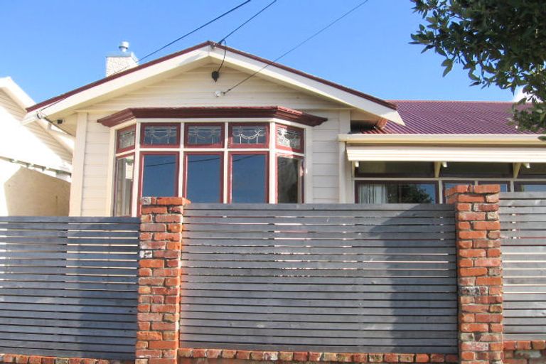 Photo of property in 14 Endeavour Street, Lyall Bay, Wellington, 6022