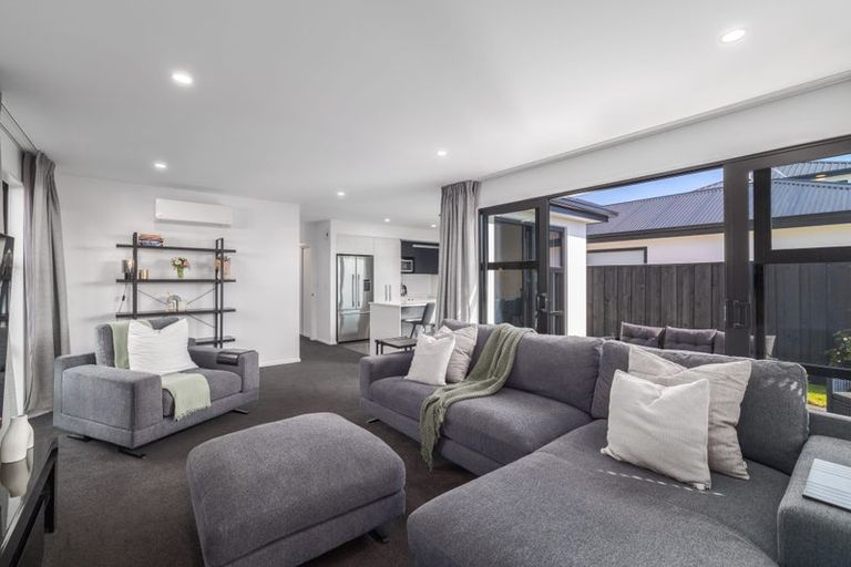 Photo of property in 5 Chrysolite Place, Belfast, Christchurch, 8051