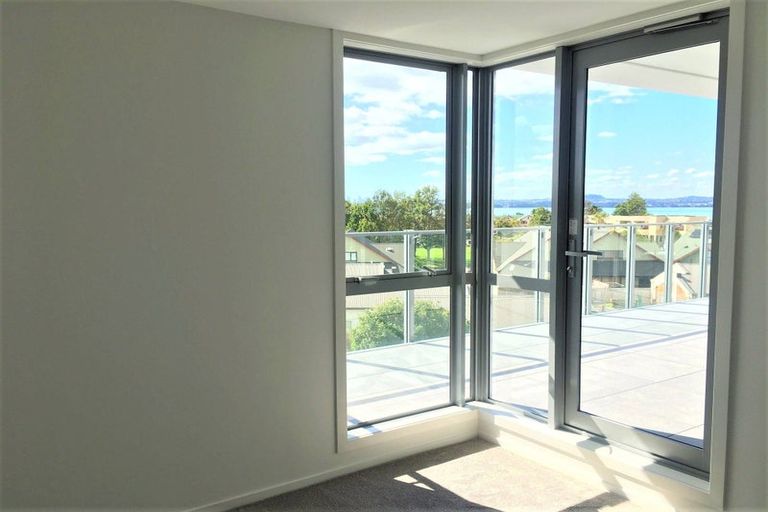 Photo of property in Bella Vista, 3g/84 Gunner Drive, Te Atatu Peninsula, Auckland, 0610
