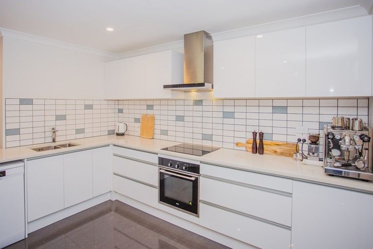 Photo of property in 52 Norfolk Drive, Cambridge, 3434