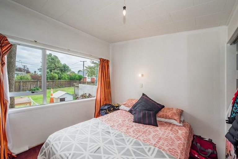 Photo of property in 16 Walton Road, Paraparaumu Beach, Paraparaumu, 5032