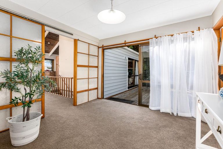 Photo of property in 49 Bayview Road, Paremata, Porirua, 5024