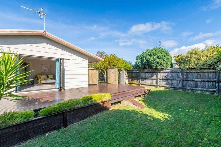 Photo of property in 82a Alexander Road, Raumati Beach, Paraparaumu, 5032