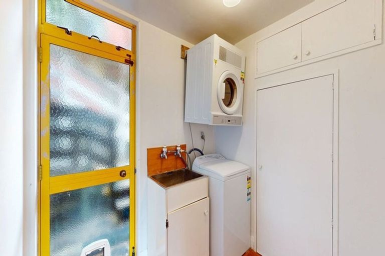 Photo of property in 22 Stafford Street, Mount Victoria, Wellington, 6011