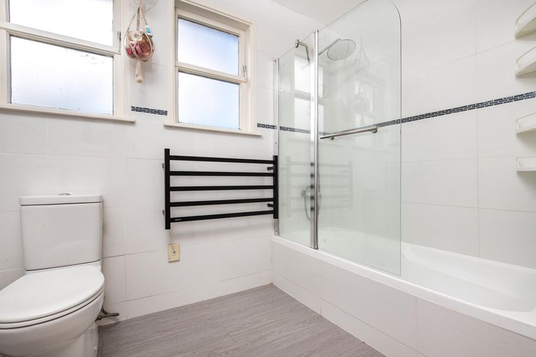 Photo of property in 37 Village Way, Ardmore, Papakura, 2582