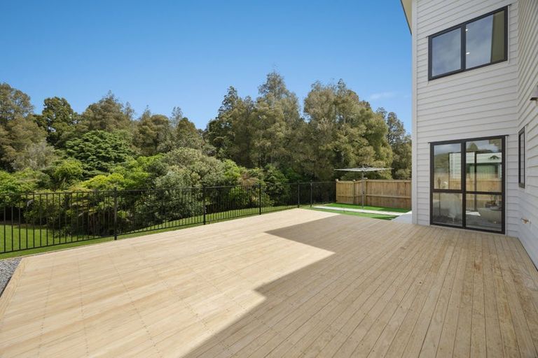 Photo of property in 2f Hughs Way, Flat Bush, Auckland, 2019