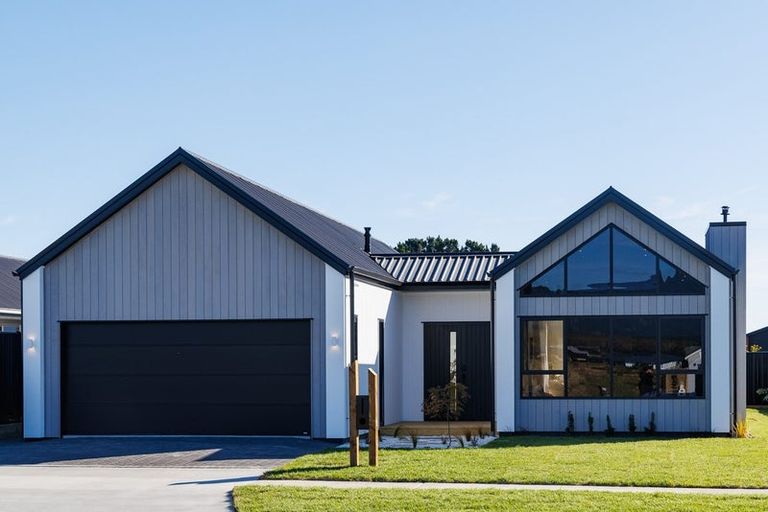 Photo of property in 13 Aarts Place, One Tree Point, 0118