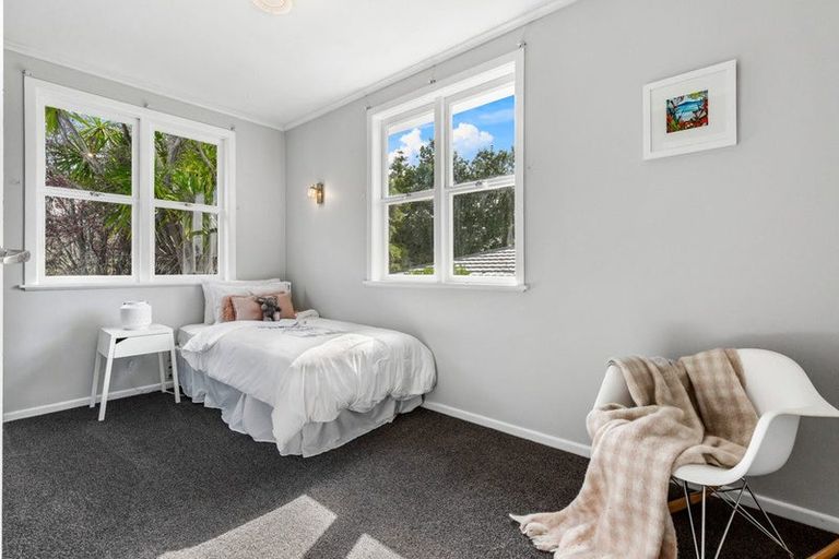 Photo of property in 242 Henderson Valley Road, Henderson, Auckland, 0612