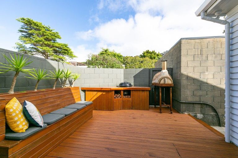 Photo of property in 1/15a Box Hill, Khandallah, Wellington, 6035