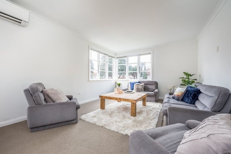 Photo of property in 3 Sellers Grove, Taita, Lower Hutt, 5011