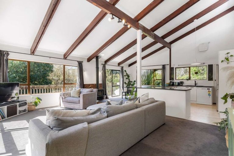 Photo of property in 2/13a Eskdale Road, Birkdale, Auckland, 0626