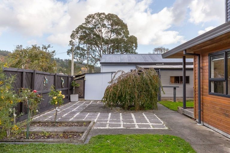 Photo of property in 55 Moeraki Road, Maoribank, Upper Hutt, 5018