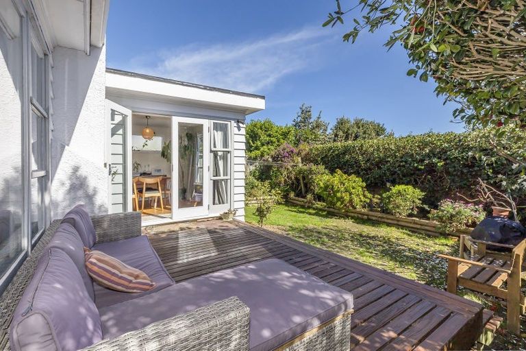 Photo of property in 54 Edinburgh Terrace, Berhampore, Wellington, 6023