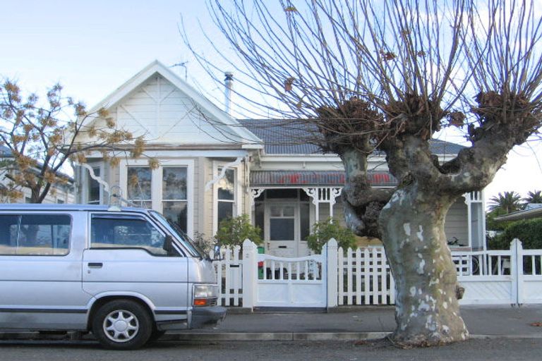 Photo of property in 2 Nelson Crescent, Napier South, Napier, 4110