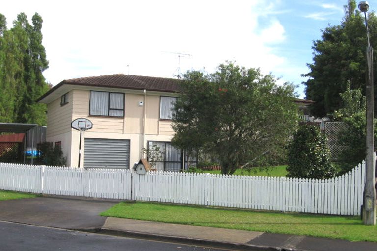 Photo of property in 4 Quincey Place, Massey, Auckland, 0614