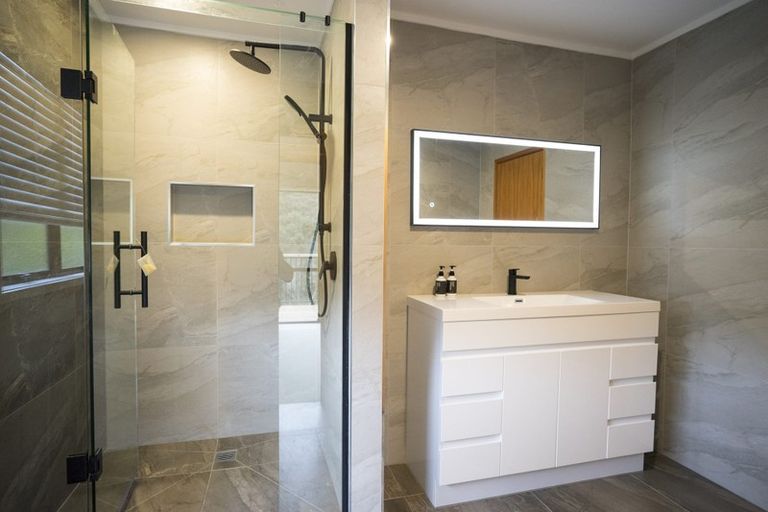 Photo of property in 33 Homewood Place, Chatswood, Auckland, 0626