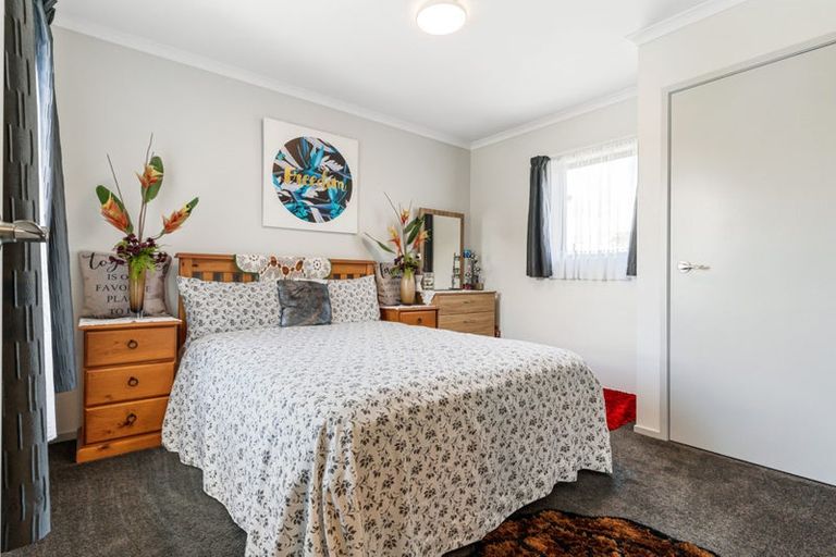 Photo of property in 24 Tutuwhatu Crescent, Weymouth, Auckland, 2103