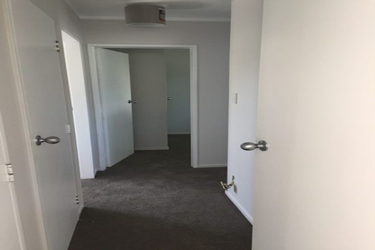 Photo of property in 43a Hicks Close, Whitby, Porirua, 5024