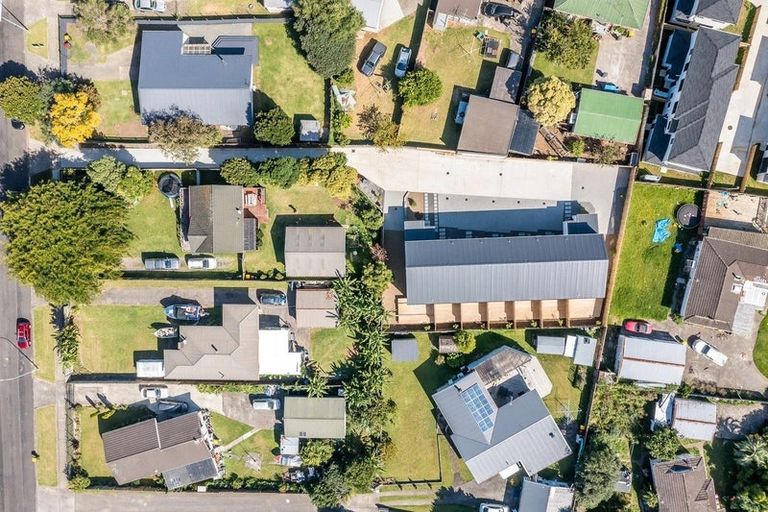 Photo of property in 1/8 Blanes Road, Weymouth, Auckland, 2103