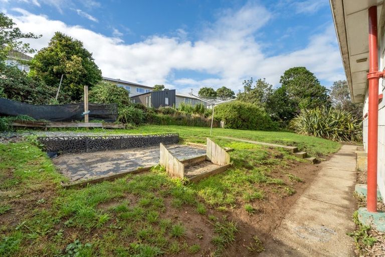 Photo of property in 6 Hereford Street, Cannons Creek, Porirua, 5024