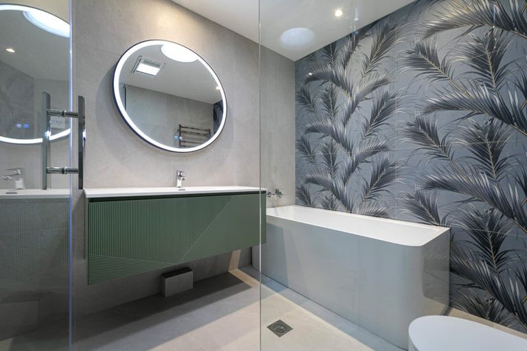 Photo of property in 102 Te Oneroa Way, Long Bay, Auckland, 0630