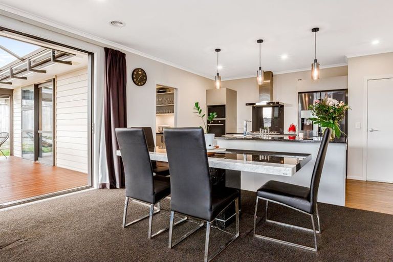 Photo of property in 5 Waitaria Terrace, Aotea, Porirua, 5024