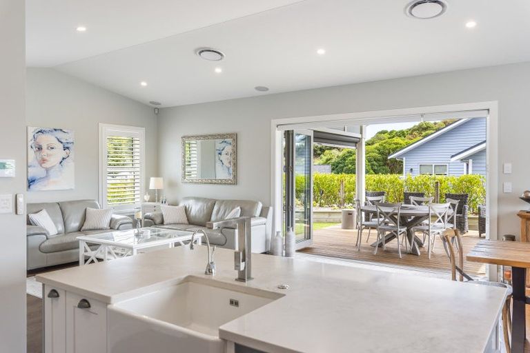 Photo of property in 7 Lamont Place, Waikanae, 5036