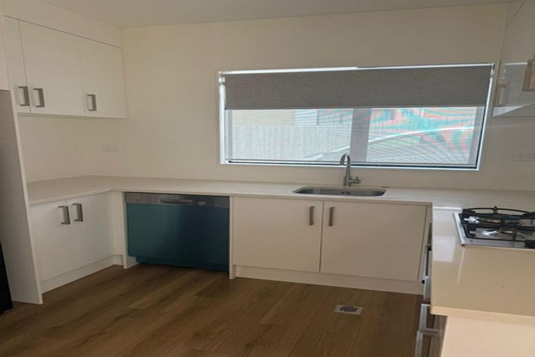 Photo of property in 9b Poruru Close, Papakura, 2110