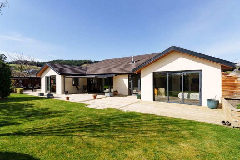 Photo of property in 23 Heathfield Drive, Mosgiel, 9024