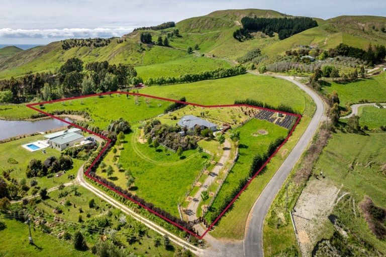 Photo of property in 23 Waipuka Road, Waimarama, Havelock North, 4294