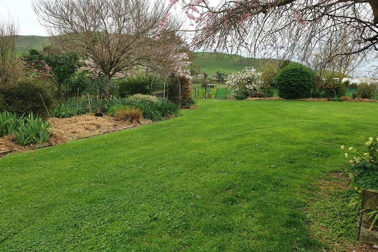 Photo of property in 425 Te Kura Road, Otane, 4277