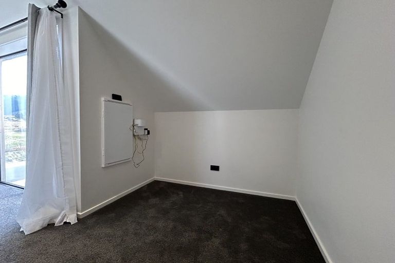 Photo of property in 14 Casterway Crescent, Jacks Point, 9371