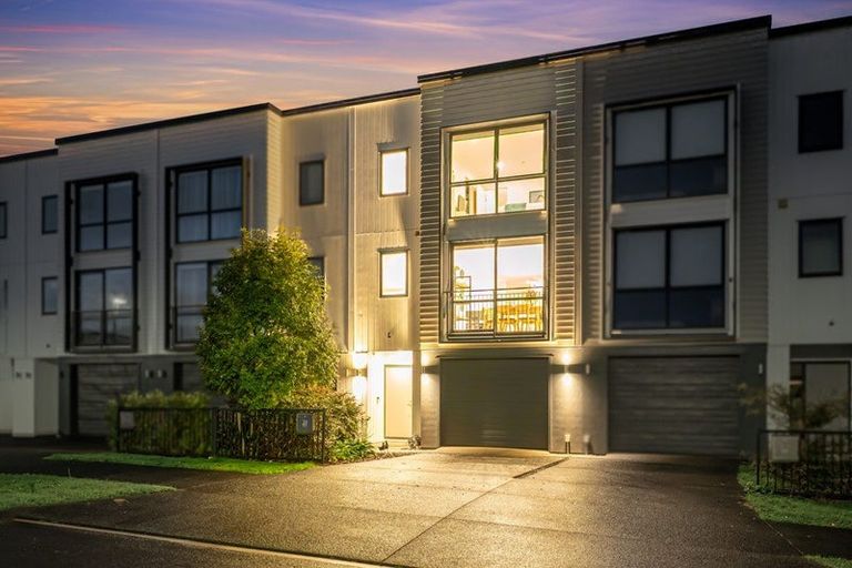 Photo of property in 30 Matairangi Avenue, Totara Heights, Auckland, 2105