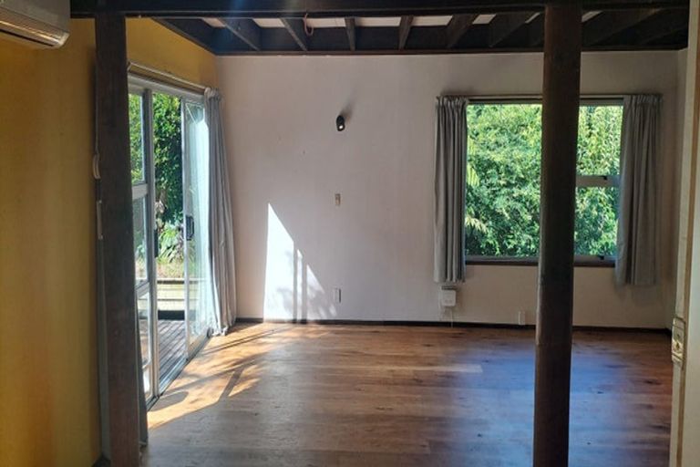 Photo of property in 2/21 Malters Place, Browns Bay, Auckland, 0630