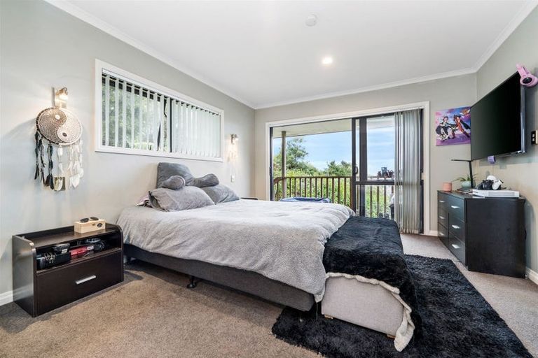 Photo of property in 53 Helleur Road, Massey, Auckland, 0614