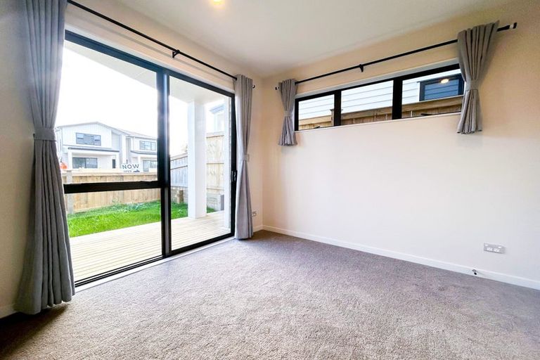 Photo of property in 20 Kapeta Lane, Karaka, 2113