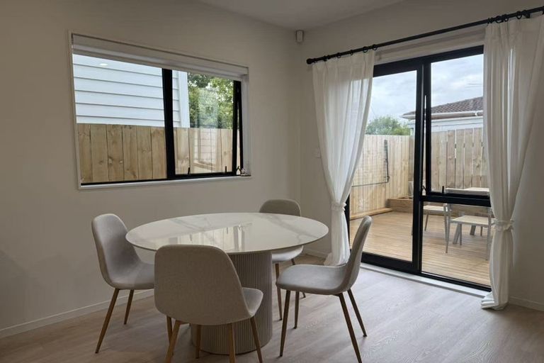 Photo of property in 49b Vera Road, Te Atatu South, Auckland, 0610