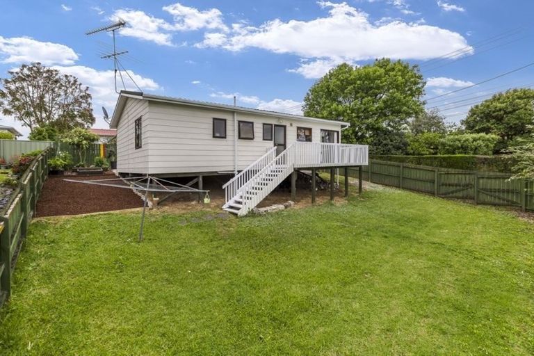 Photo of property in 2/233 Birkdale Road, Birkdale, Auckland, 0626