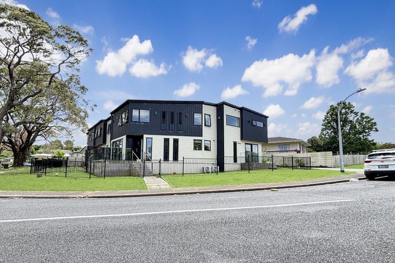 Photo of property in 2 Peterhouse Place, West Harbour, Auckland, 0618
