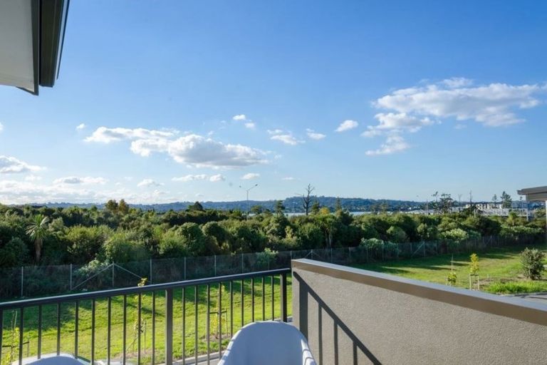 Photo of property in 42 Lockheed Street, Hobsonville, Auckland, 0618