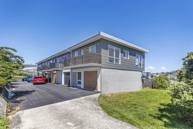 Photo of property in 1/18 Lambley Road, Titahi Bay, Porirua, 5022