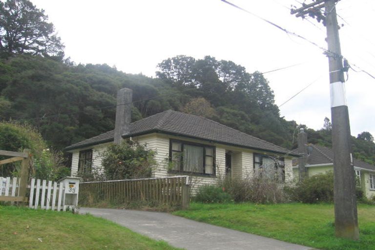 Photo of property in 35 Hair Street, Wainuiomata, Lower Hutt, 5014